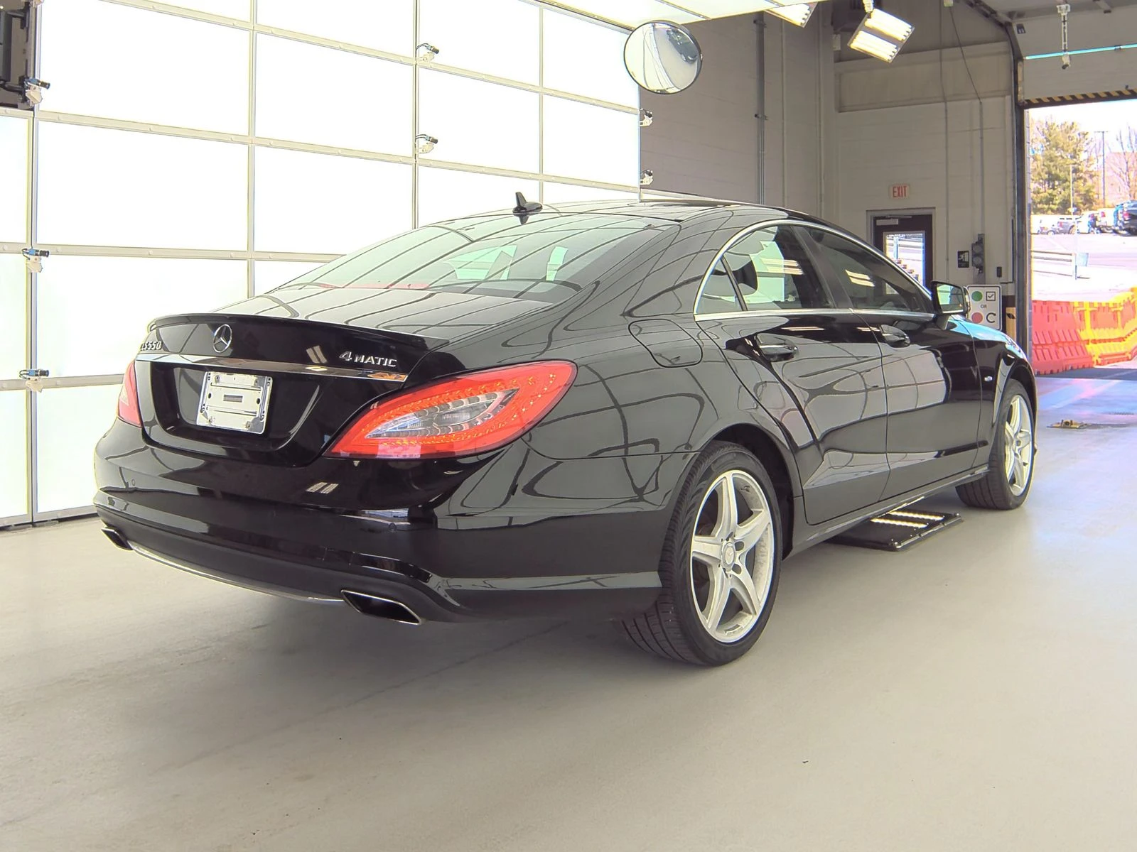Mercedes-Benz CLS 550 4MATIC* HARMAN* OBDUH* PANO* CAMERA*  - изображение 5