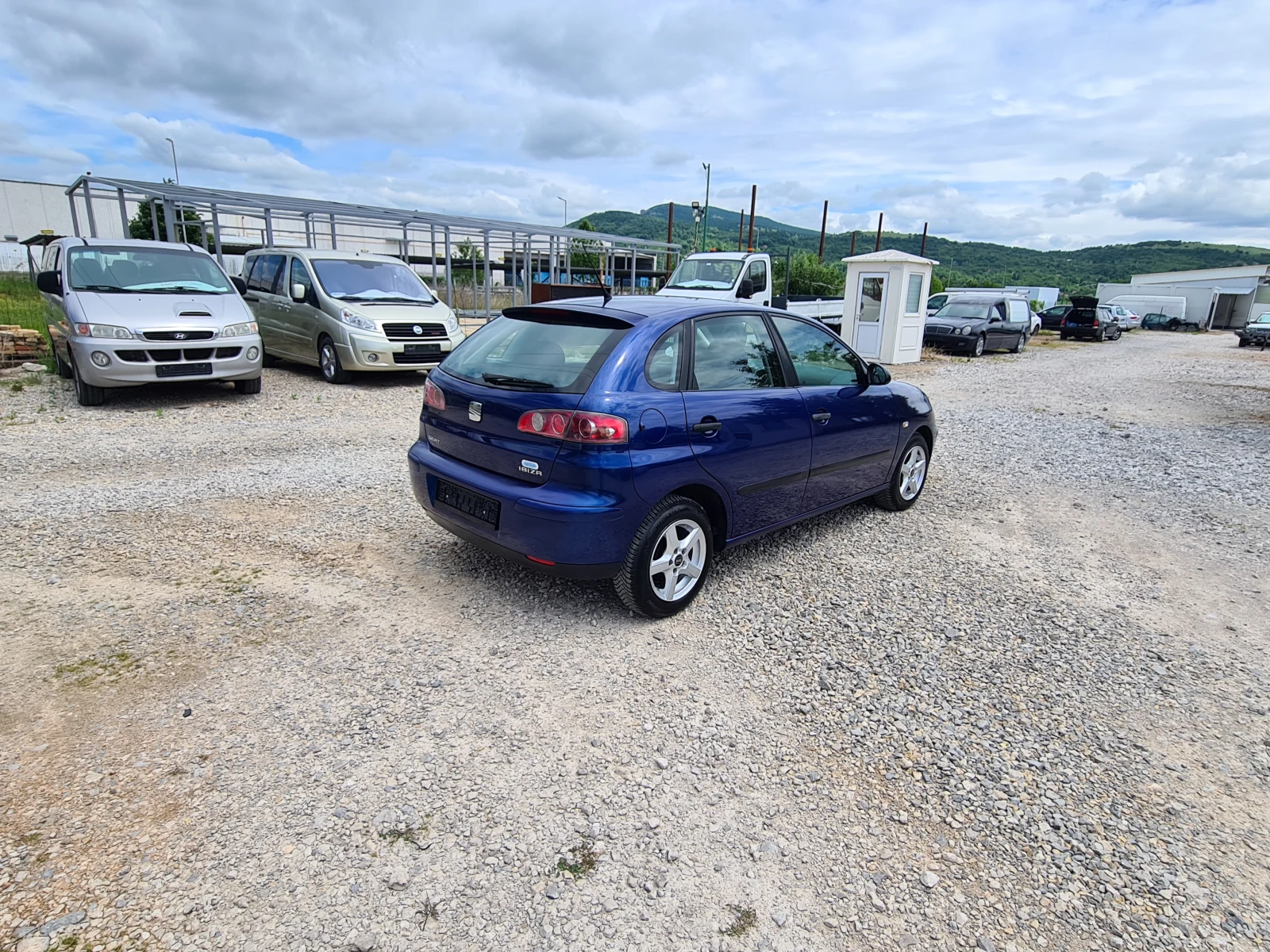 Seat Ibiza 1.2 -12V ...133000km - изображение 5