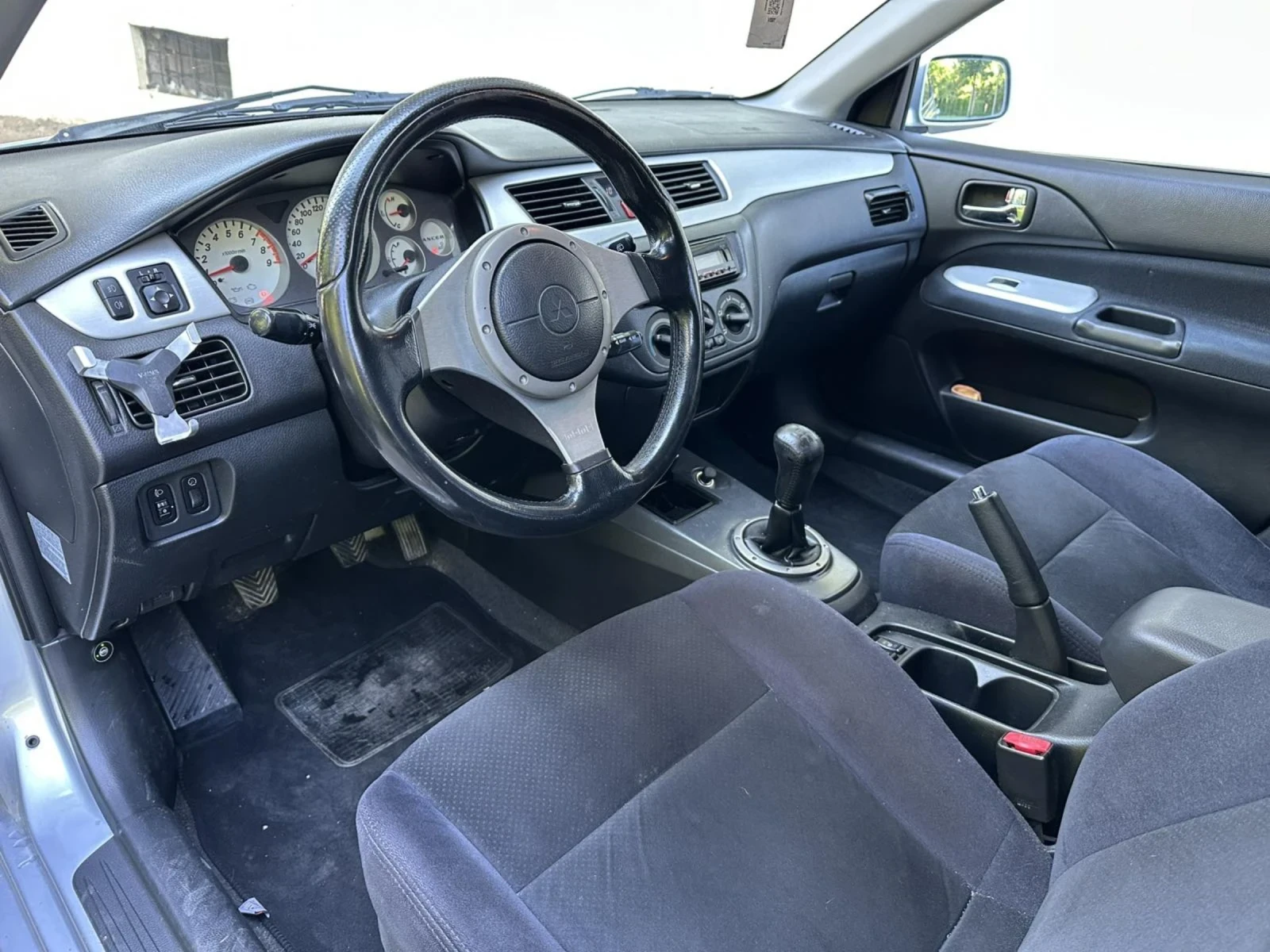 Mitsubishi Lancer 2.0i / РЕГИСТРИРАН - изображение 9