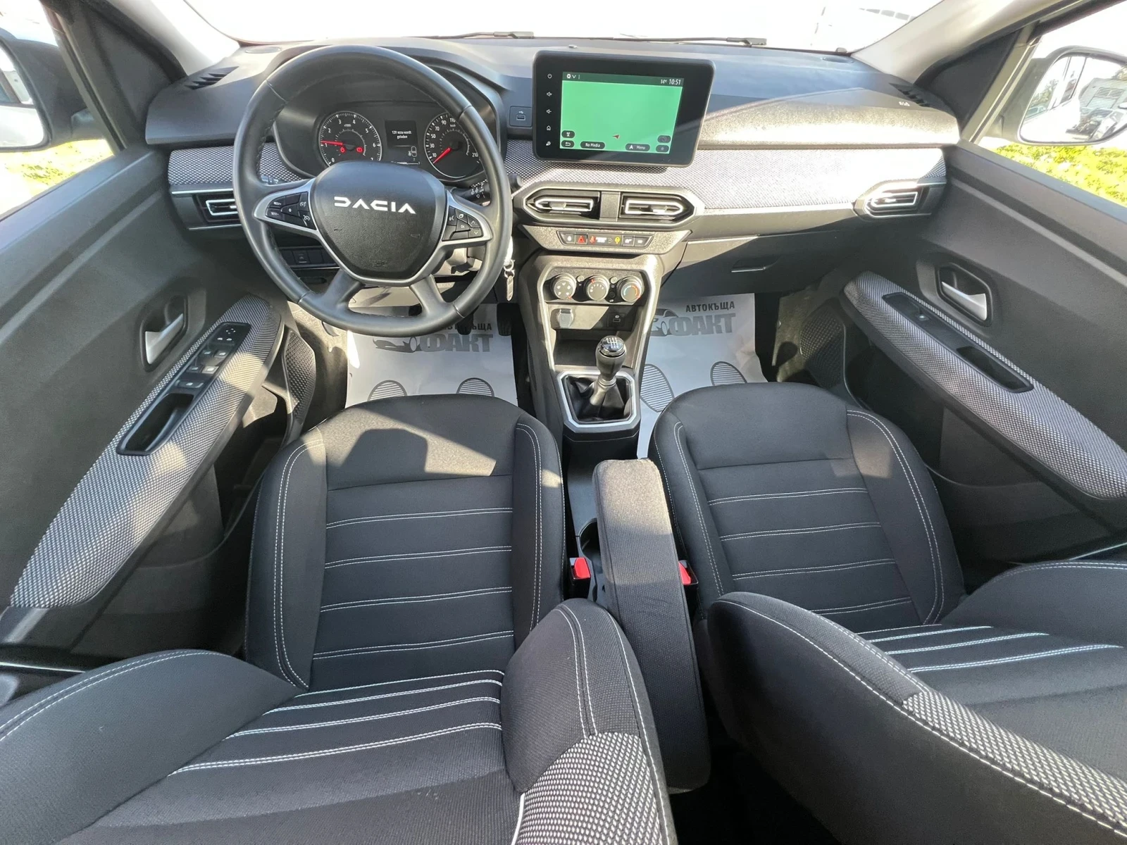 Dacia Jogger 1.0i/7MECTEH/NAVI - изображение 9