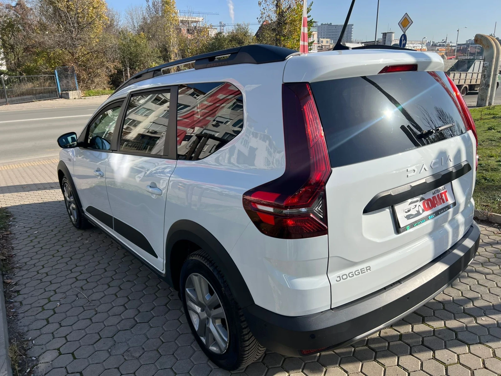 Dacia Jogger 1.0i/7MECTEH/NAVI - изображение 5
