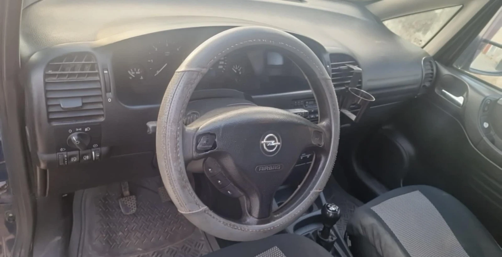 Opel Zafira  - изображение 4