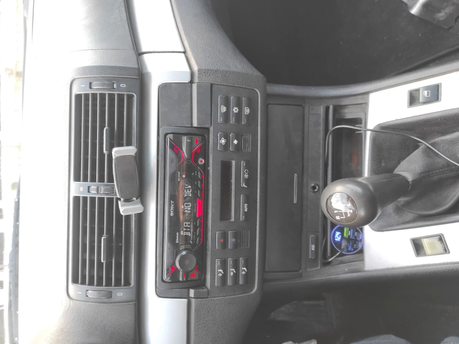 BMW 320 320td - изображение 9