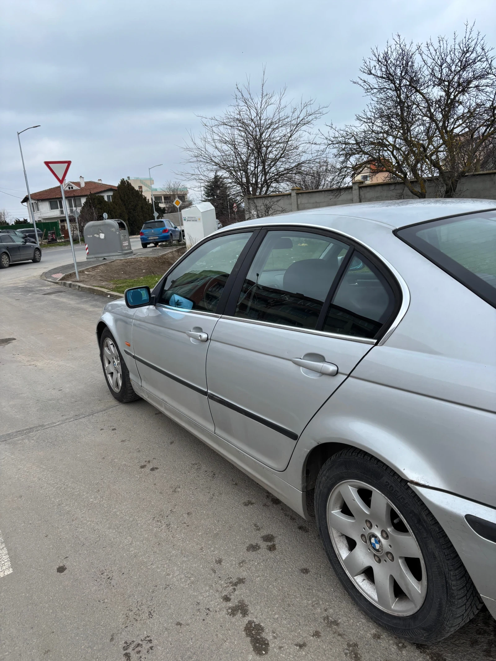 BMW 320  - изображение 4