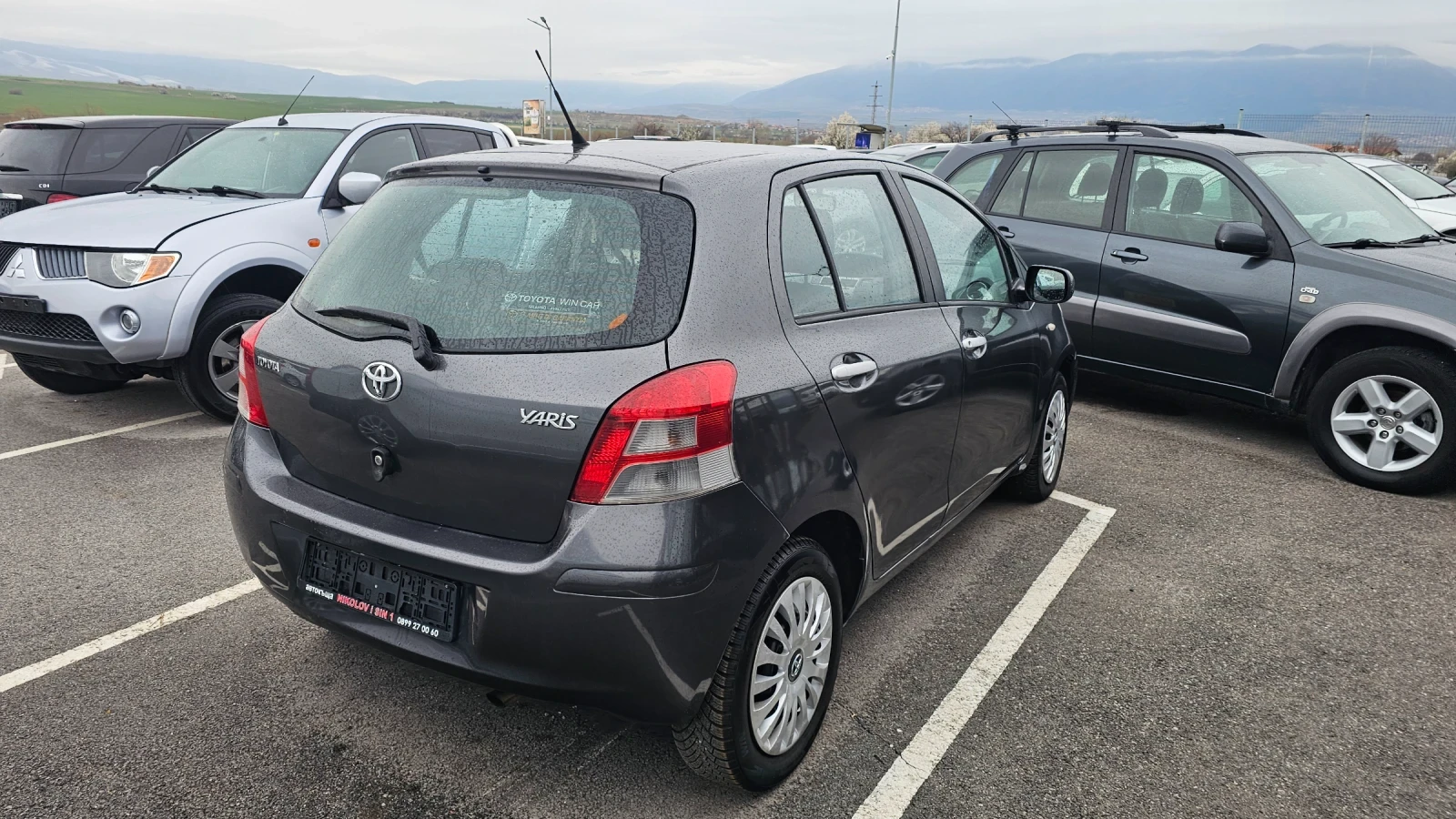 Toyota Yaris 1.3i, снимка 5 - Автомобили и джипове - 53818550