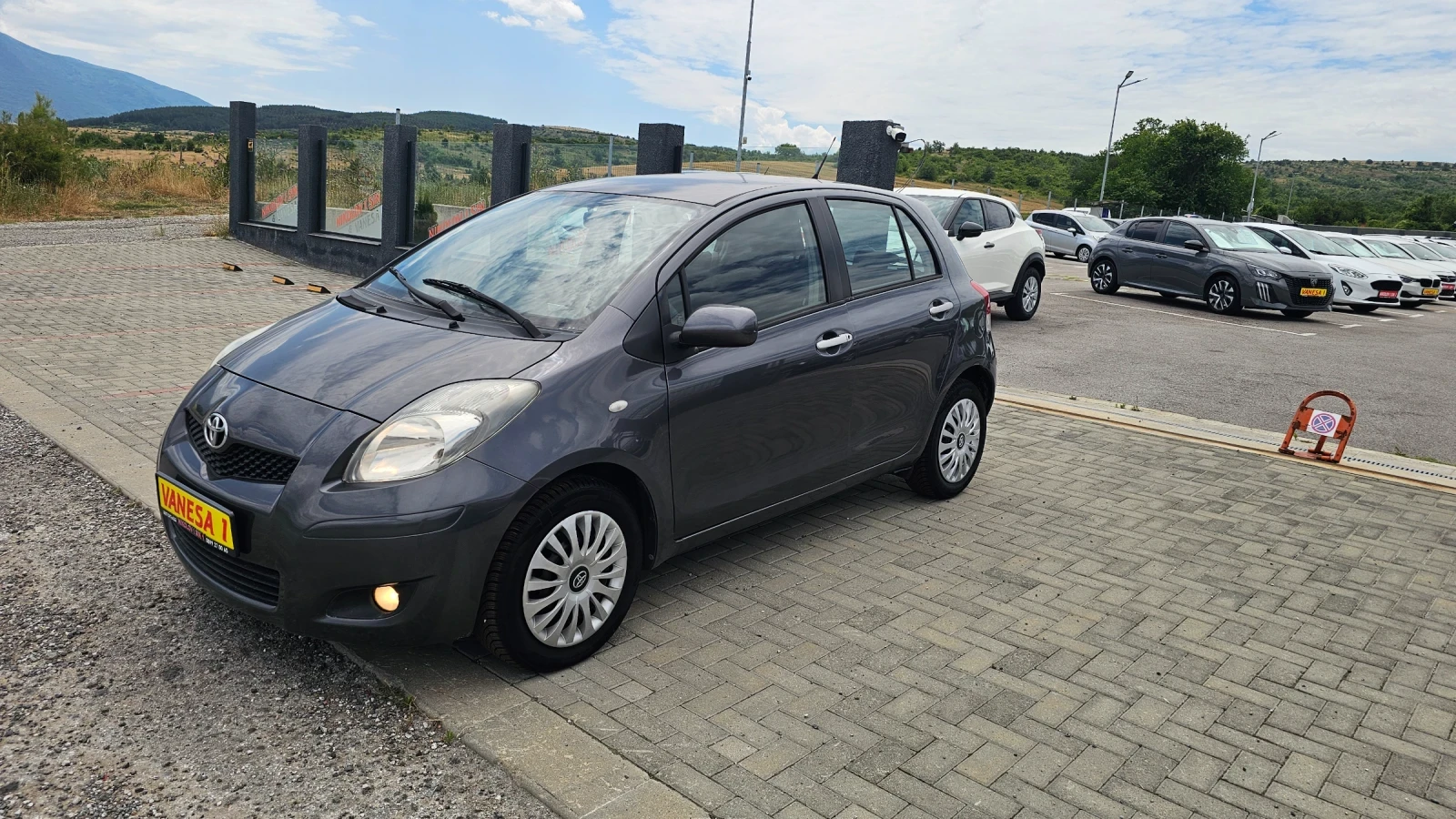 Toyota Yaris 1.3i-������ | Mobile.bg � ����������� 2