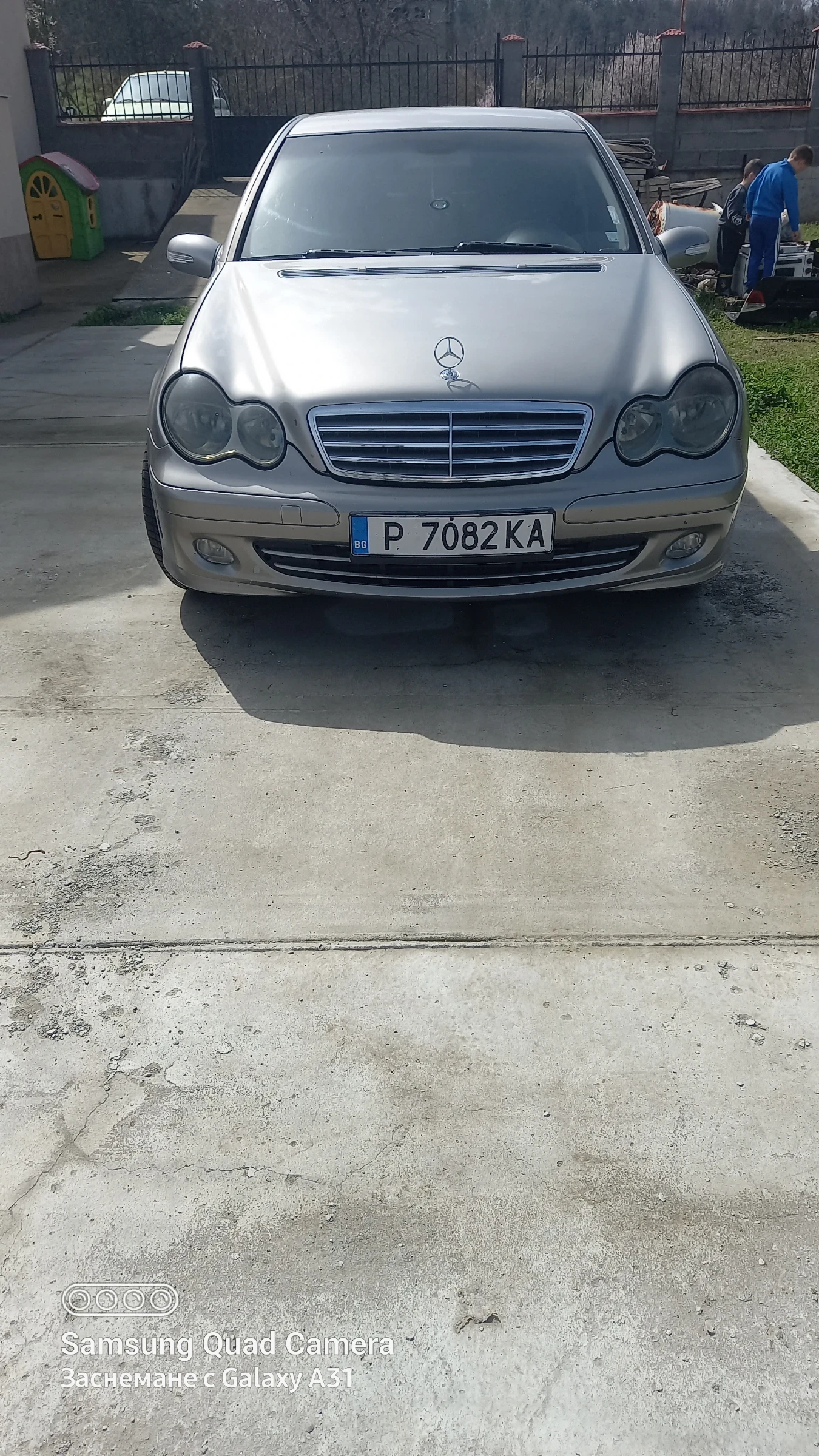 Mercedes-Benz C 220, снимка 2 - Автомобили и джипове - 54006081