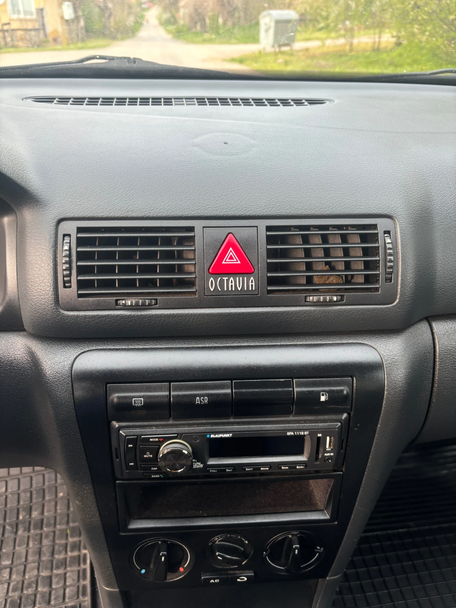 Skoda Octavia 1.9 TDI, снимка 13 - Автомобили и джипове - 54161211