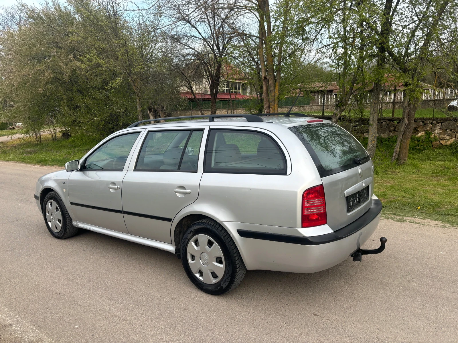 Skoda Octavia 1.9 TDI, снимка 3 - Автомобили и джипове - 54161211