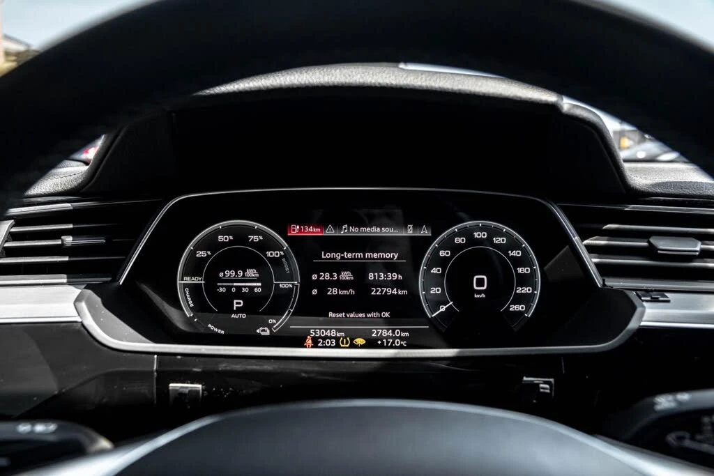 Audi E-Tron * QUATTRO* PROGRESSIV* SPORTBACK* , снимка 6 - Автомобили и джипове - 54175975