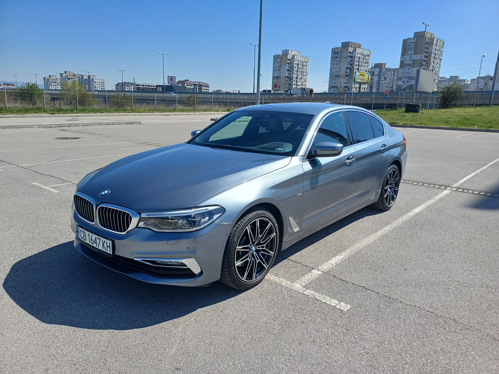 BMW 530 i хDrive/55 000 км./Luxury/Камера 360/, снимка 3 - Автомобили и джипове - 54202243