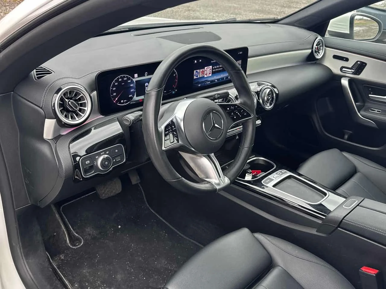 Mercedes-Benz CLA 250  CARFAX * ДИСТРОНИК * СЛЕДЕНЕ НА ЛЕНТИ, снимка 8 - Автомобили и джипове - 54215071