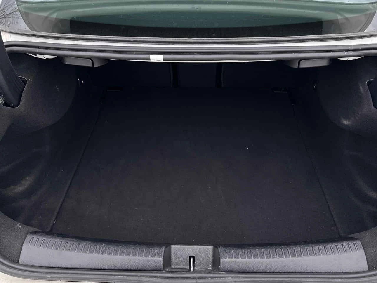 Mercedes-Benz CLA 250  CARFAX * ДИСТРОНИК * СЛЕДЕНЕ НА ЛЕНТИ, снимка 13 - Автомобили и джипове - 54215071