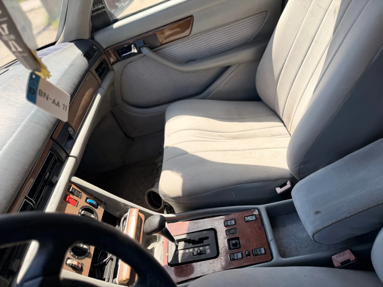 Mercedes-Benz 126 300SE, снимка 6 - Автомобили и джипове - 54332299