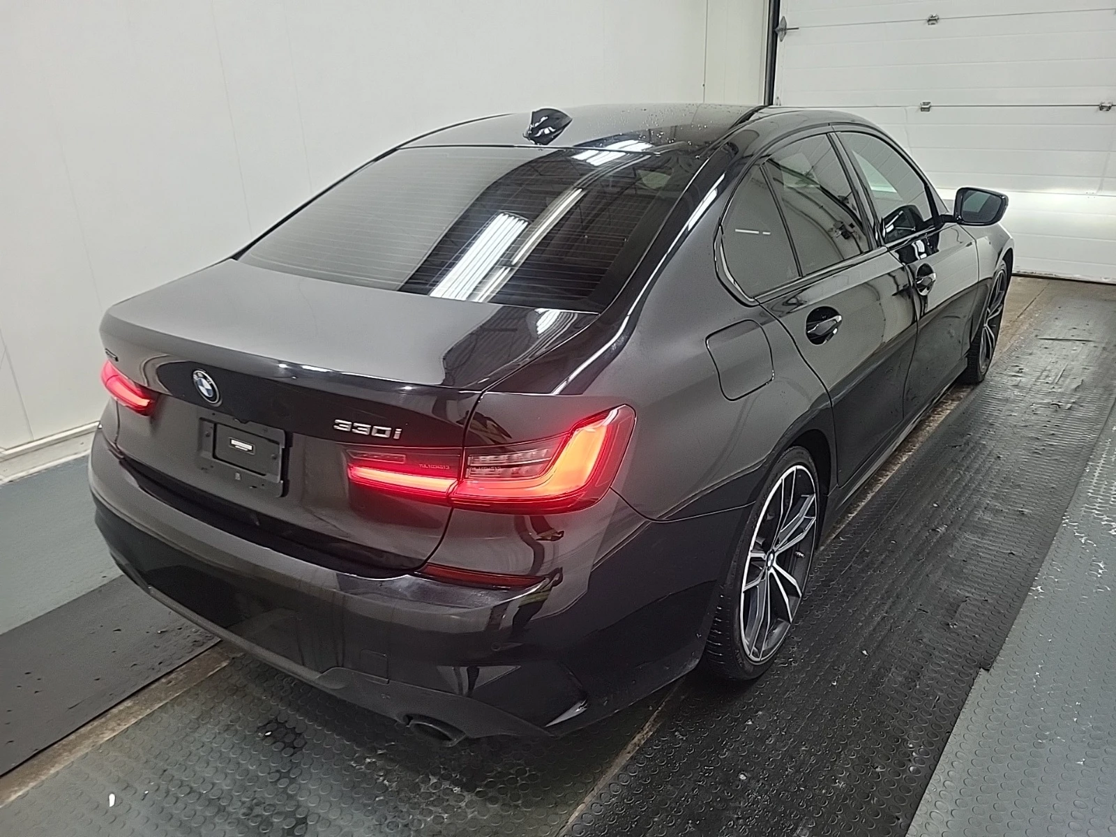 BMW 330 М ПАКЕТ * * CARFAX * * АВТО КРЕДИТ * * , снимка 3 - Автомобили и джипове - 54432360