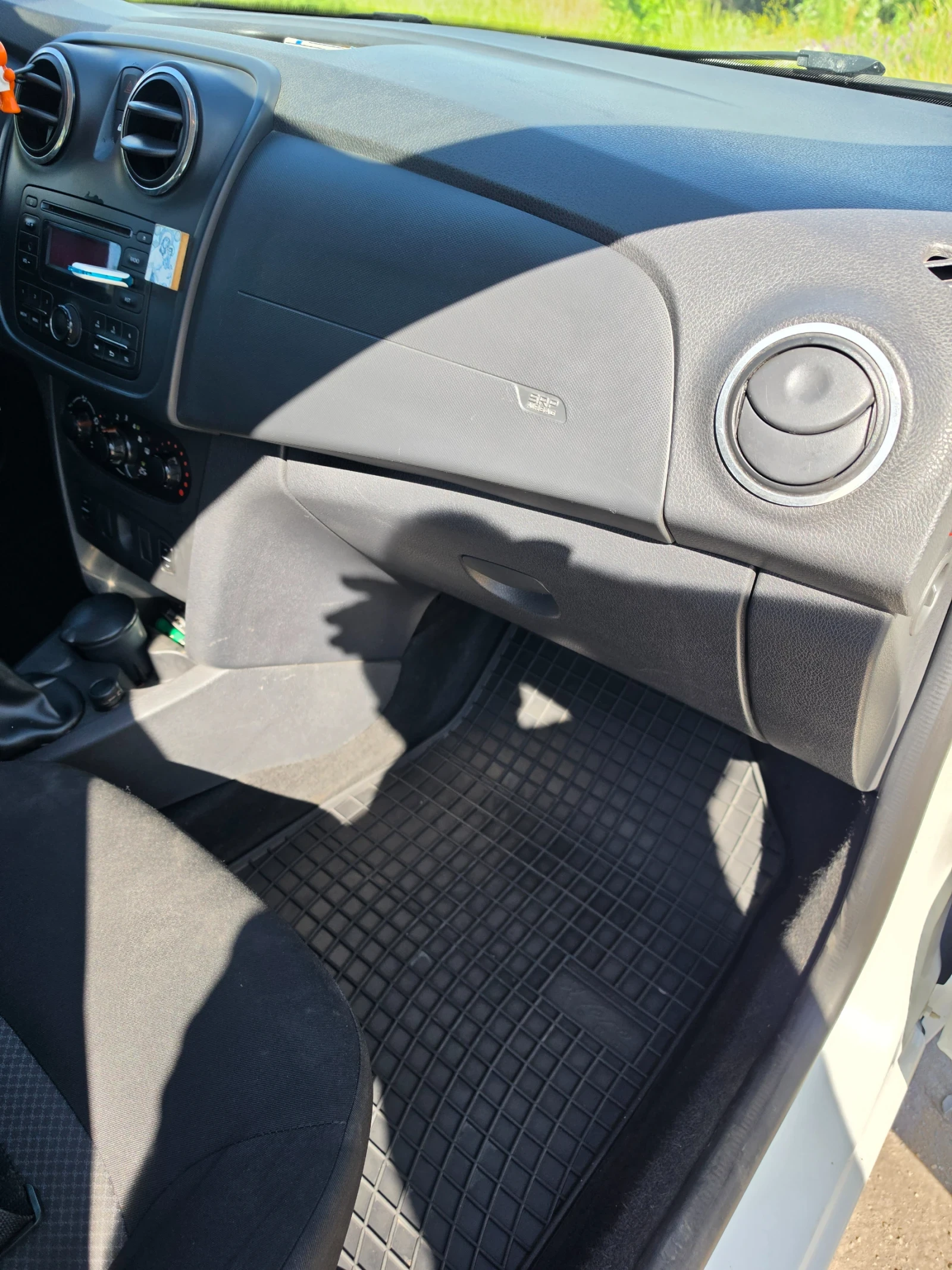 Dacia Sandero, снимка 8 - Автомобили и джипове - 54931751