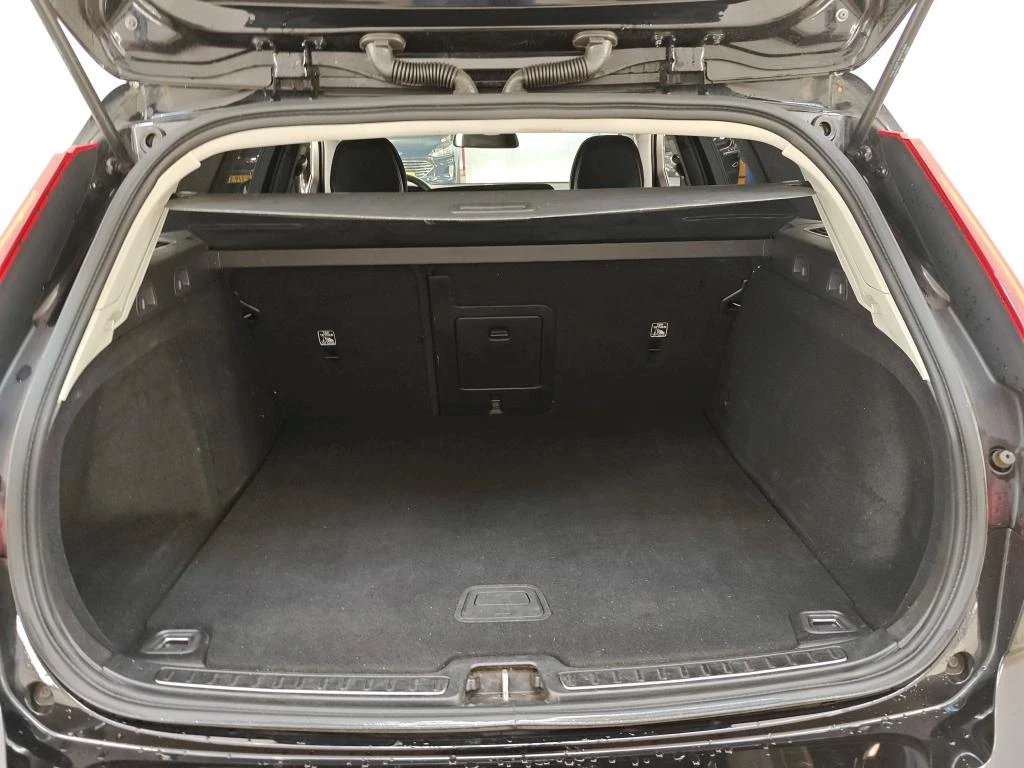 Volvo V60 B3 Essential Petrol Navi Подгрев, снимка 12 - Автомобили и джипове - 55940267