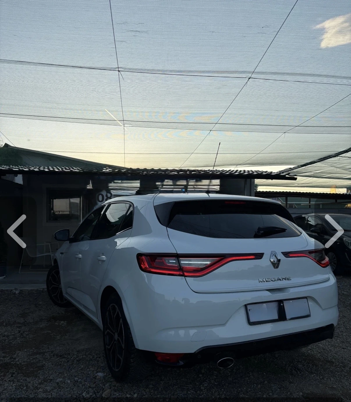 Renault Megane 1.5 dCi* Automatic* Keyless* Camera* 110 к.с., снимка 5 - Автомобили и джипове - 56722090