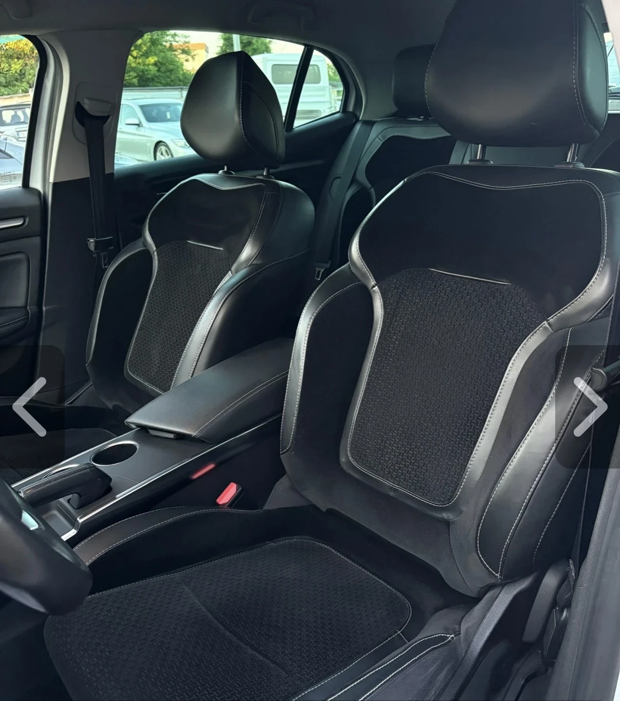 Renault Megane 1.5 dCi* Automatic* Keyless* Camera* 110 к.с., снимка 6 - Автомобили и джипове - 56722090