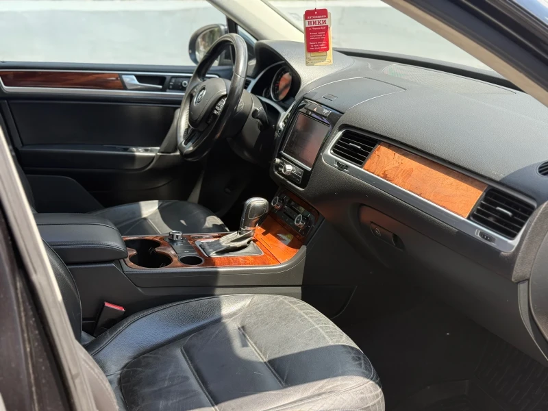 VW Touareg, снимка 10 - Автомобили и джипове - 52234998