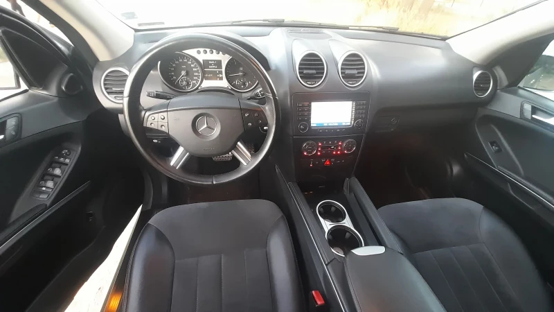 Mercedes-Benz ML 320, снимка 9 - Автомобили и джипове - 52312876