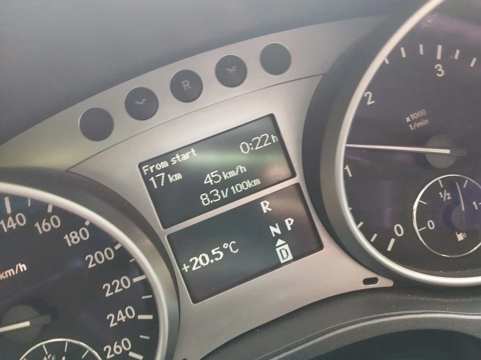 Mercedes-Benz ML 320, снимка 12 - Автомобили и джипове - 55684799
