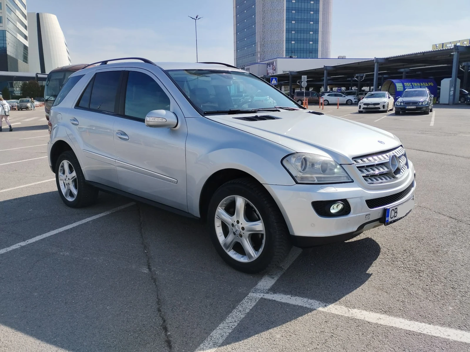 Mercedes-Benz ML 320, снимка 2 - Автомобили и джипове - 52769217