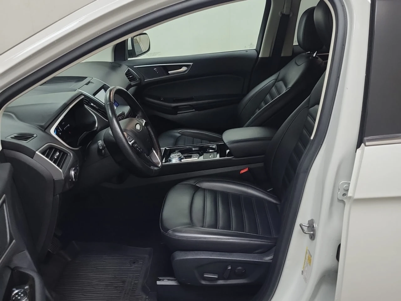 Ford Edge * АВТО КРЕДИТ* ЦЕНА ДО БГ * Сервизна история *  - изображение 7