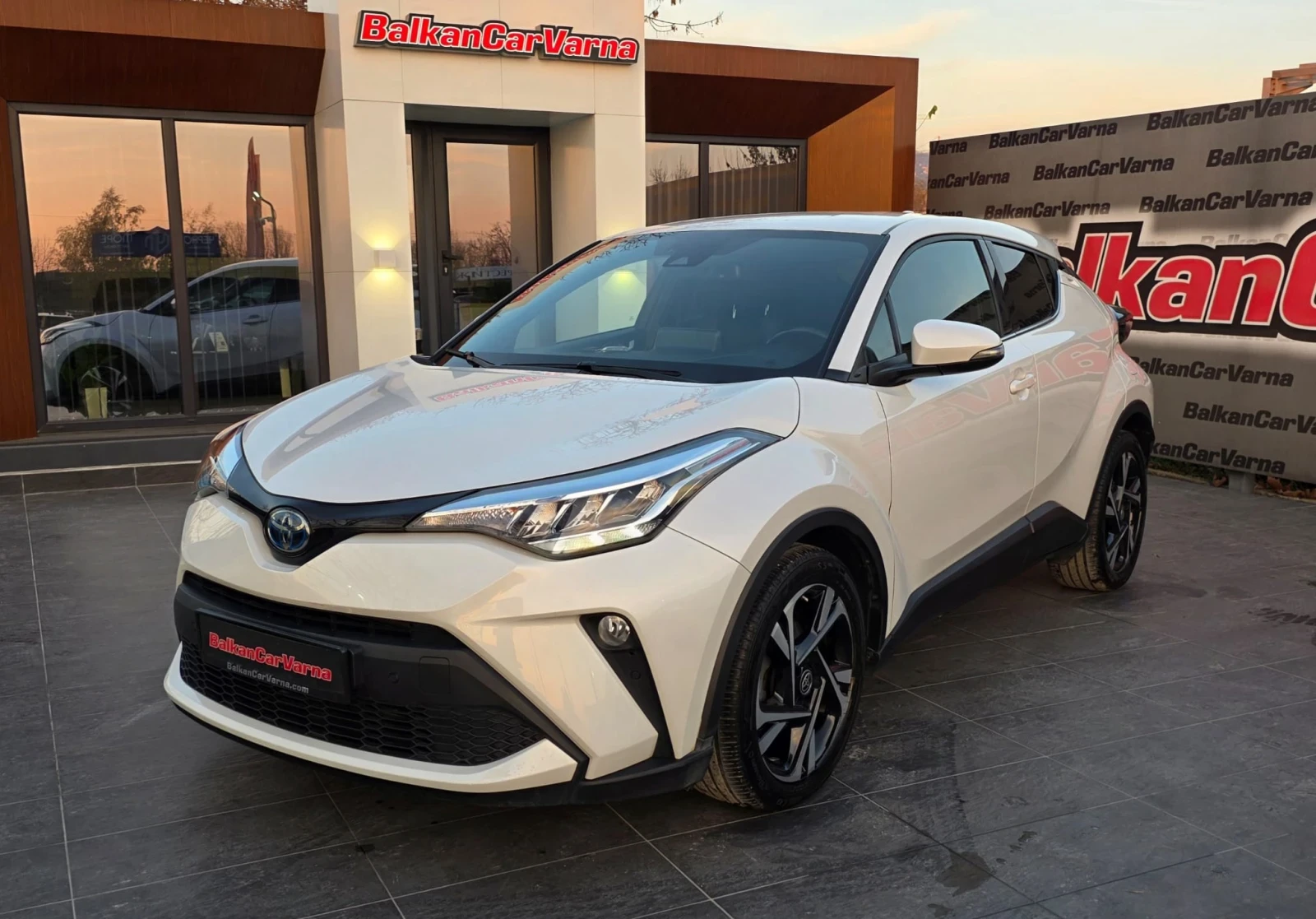 Toyota C-HR 2.0 HYBRID FACE LIFT LUXURY 