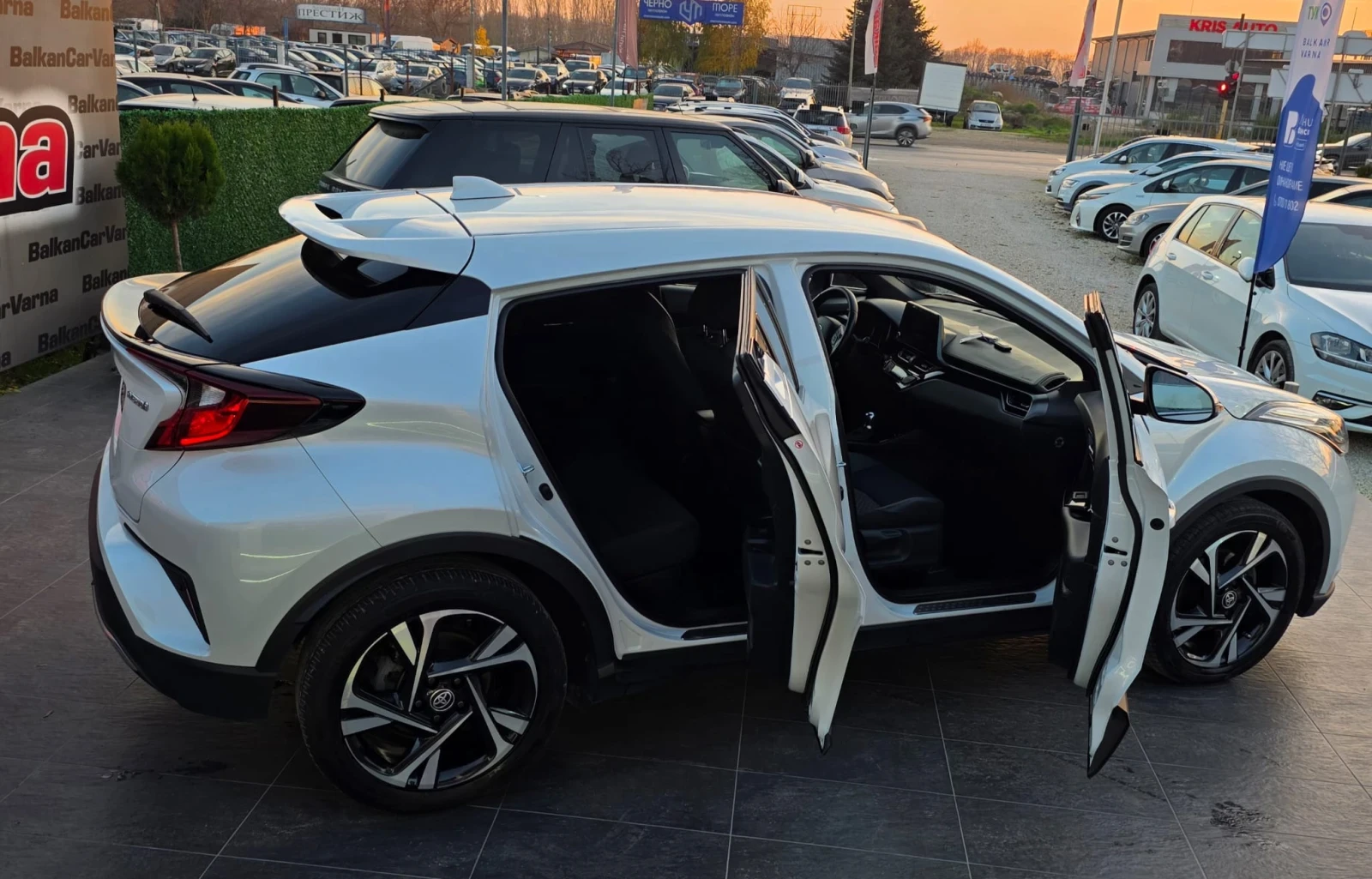 Toyota C-HR 2.0 HYBRID FACE LIFT LUXURY , снимка 8 - Автомобили и джипове - 53830688