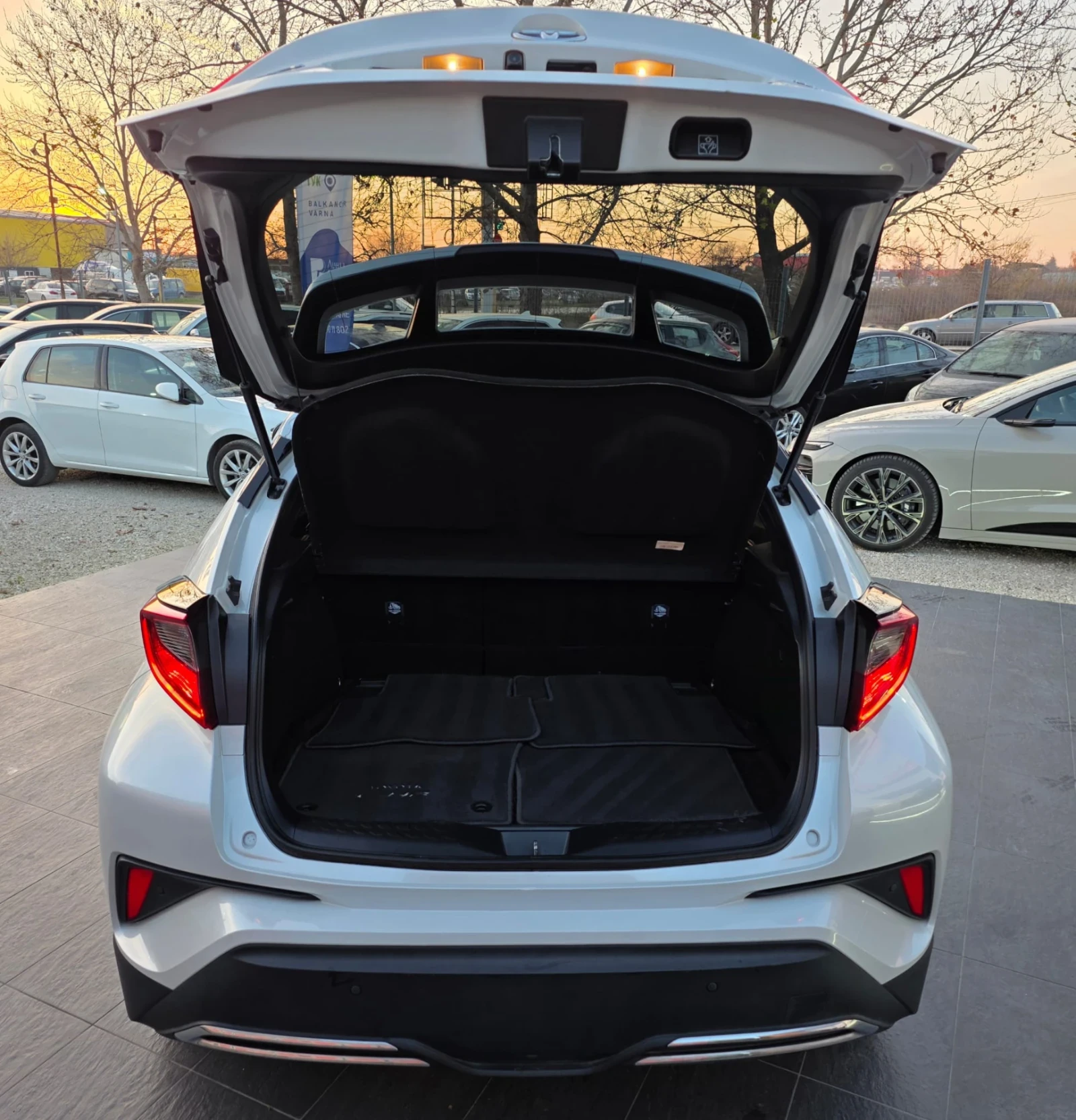 Toyota C-HR 2.0 HYBRID FACE LIFT LUXURY , снимка 16 - Автомобили и джипове - 53830688