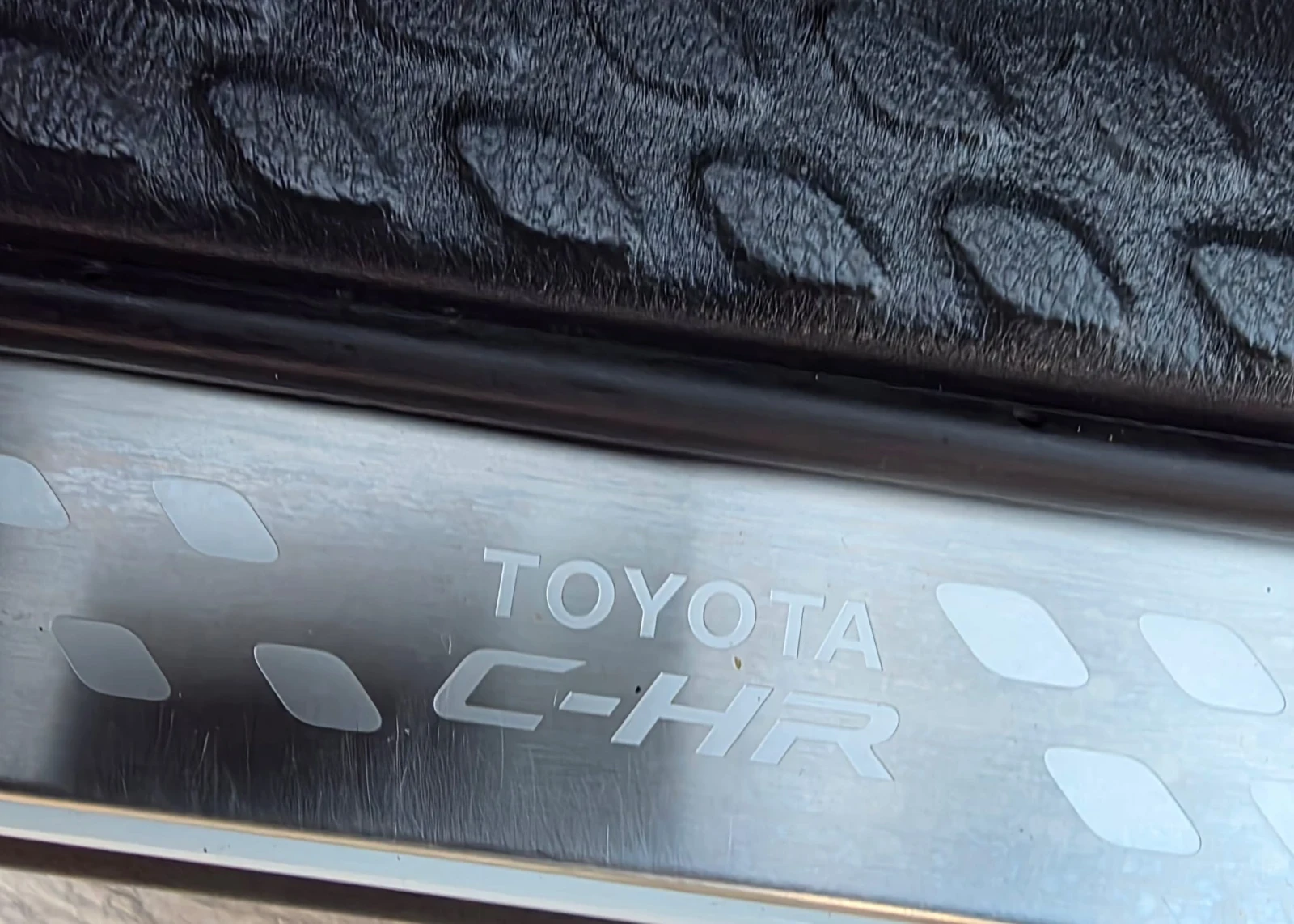 Toyota C-HR 2.0 HYBRID FACE LIFT LUXURY , снимка 14 - Автомобили и джипове - 53830688