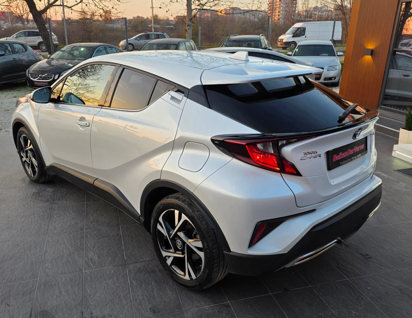 Toyota C-HR 2.0 HYBRID FACE LIFT LUXURY , снимка 6 - Автомобили и джипове - 53830688