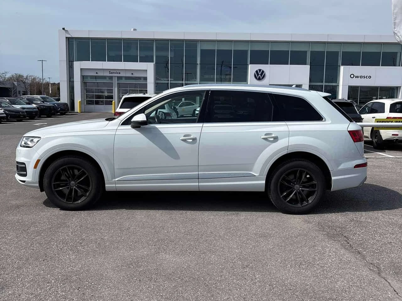 Audi Q7 Komfort  CARFAX, снимка 3 - Автомобили и джипове - 54315556