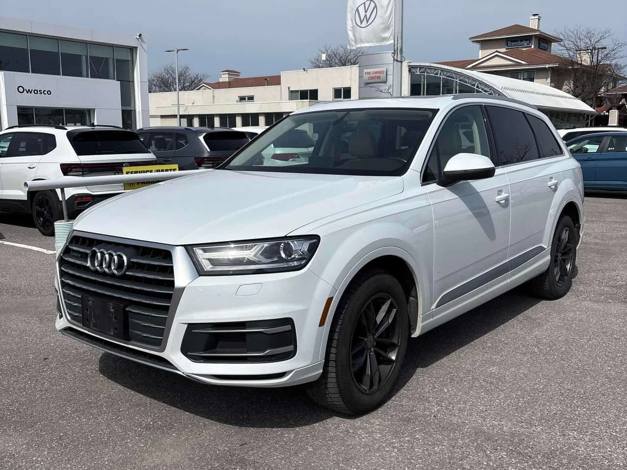 Audi Q7 Komfort  CARFAX, снимка 2 - Автомобили и джипове - 54315556