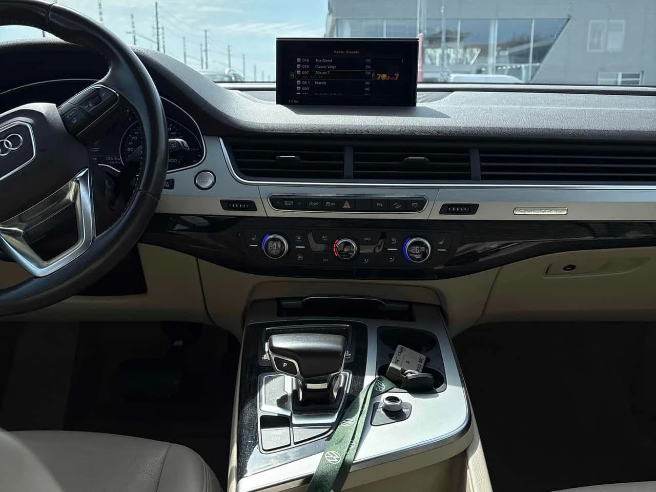 Audi Q7 Komfort  CARFAX, снимка 9 - Автомобили и джипове - 54315556