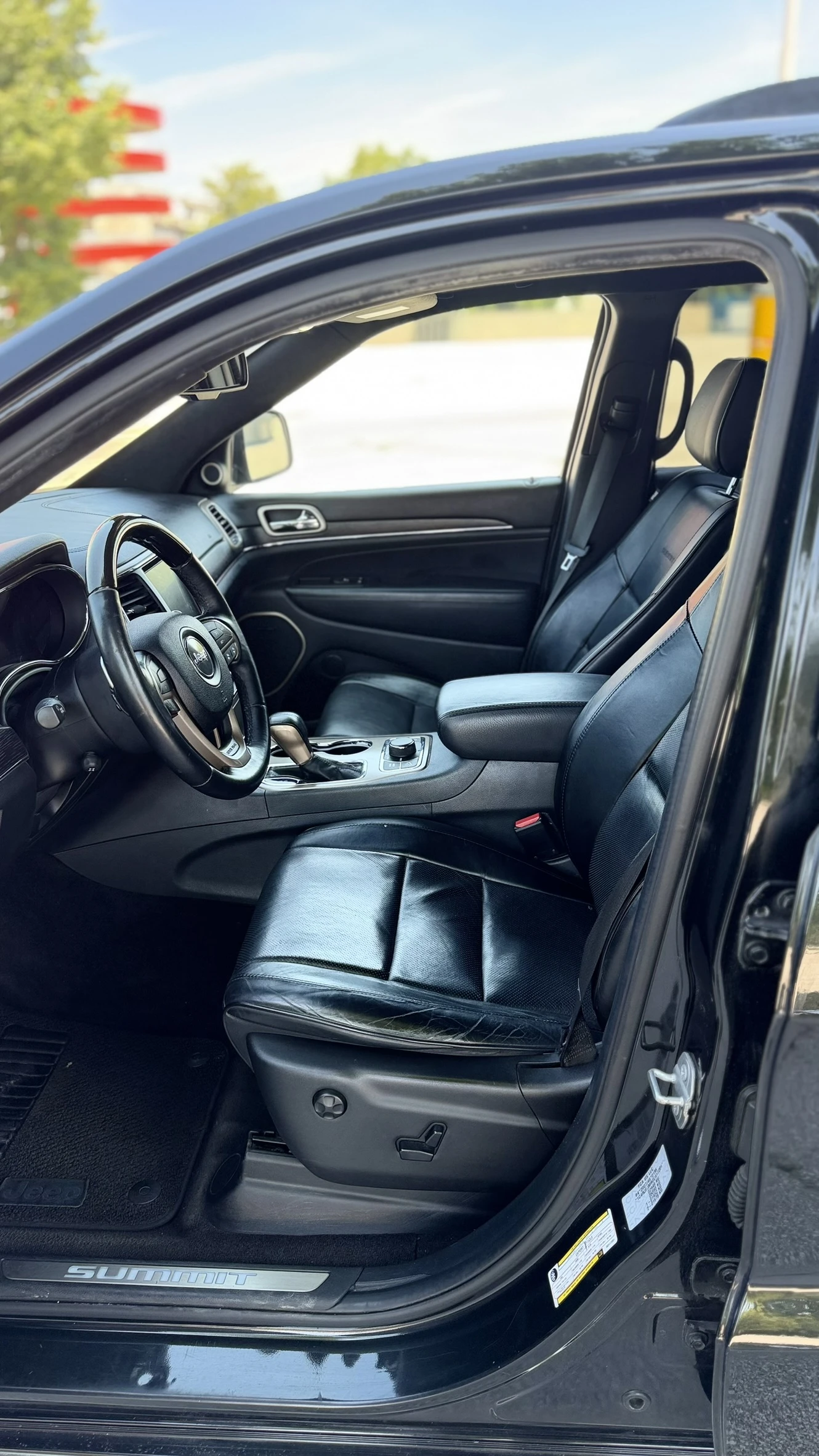 Jeep Grand cherokee  Summit FULL, 4x4 | KEYLESS| Harman kardon, снимка 9 - Автомобили и джипове - 54820567