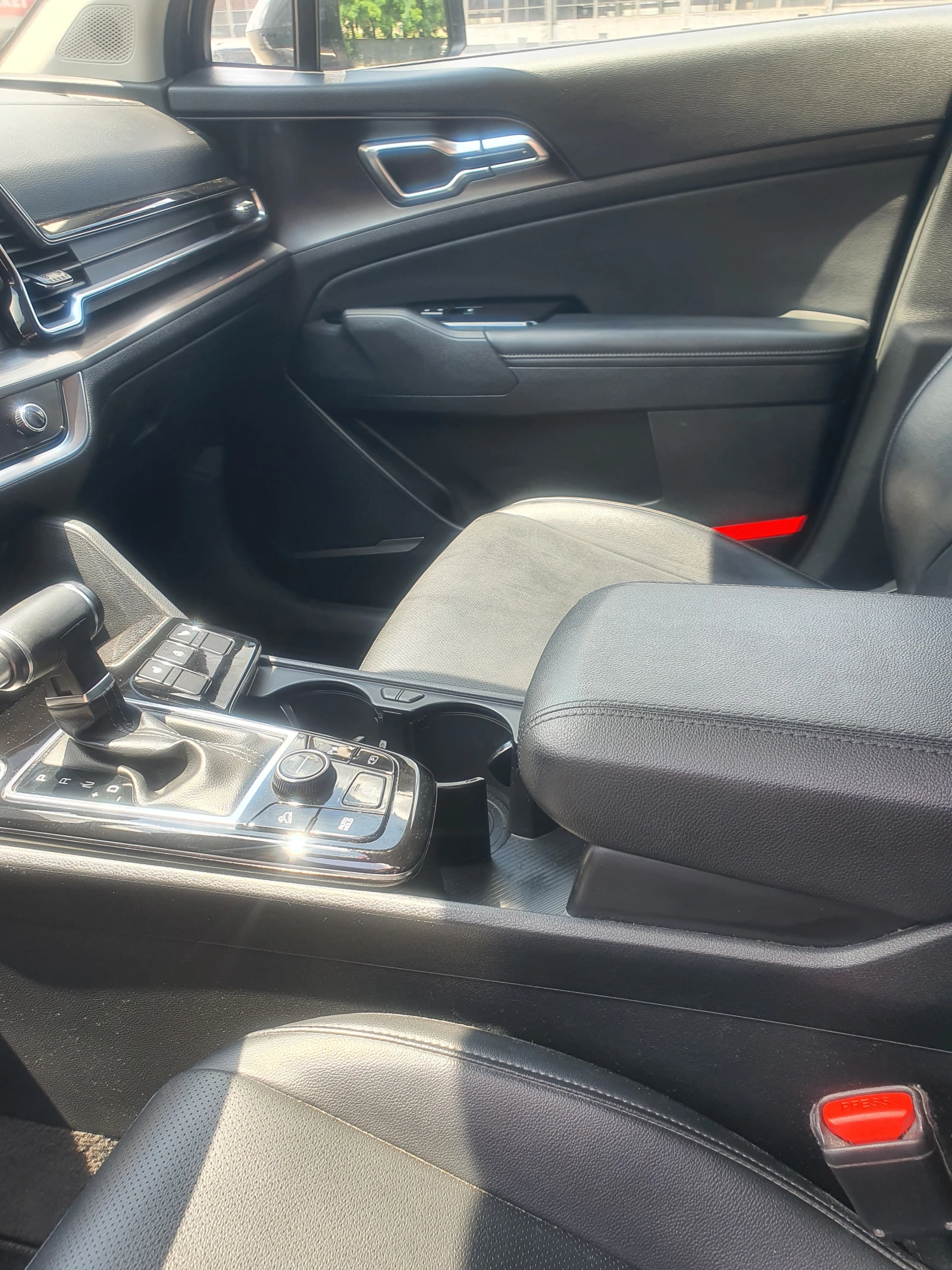 Kia Sportage ЕХ 2.5 GDI  DISTRONIC PANORAMA, снимка 12 - Автомобили и джипове - 55072079