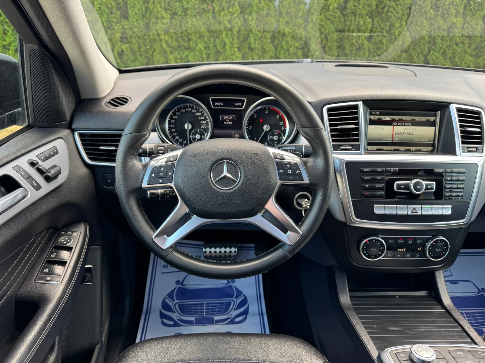 Mercedes-Benz ML 350 CDI 4Matic/AMG/Bluetec/EURO6* 163000км* ШВЕЙЦАРИЯ!, снимка 9 - Автомобили и джипове - 55225463