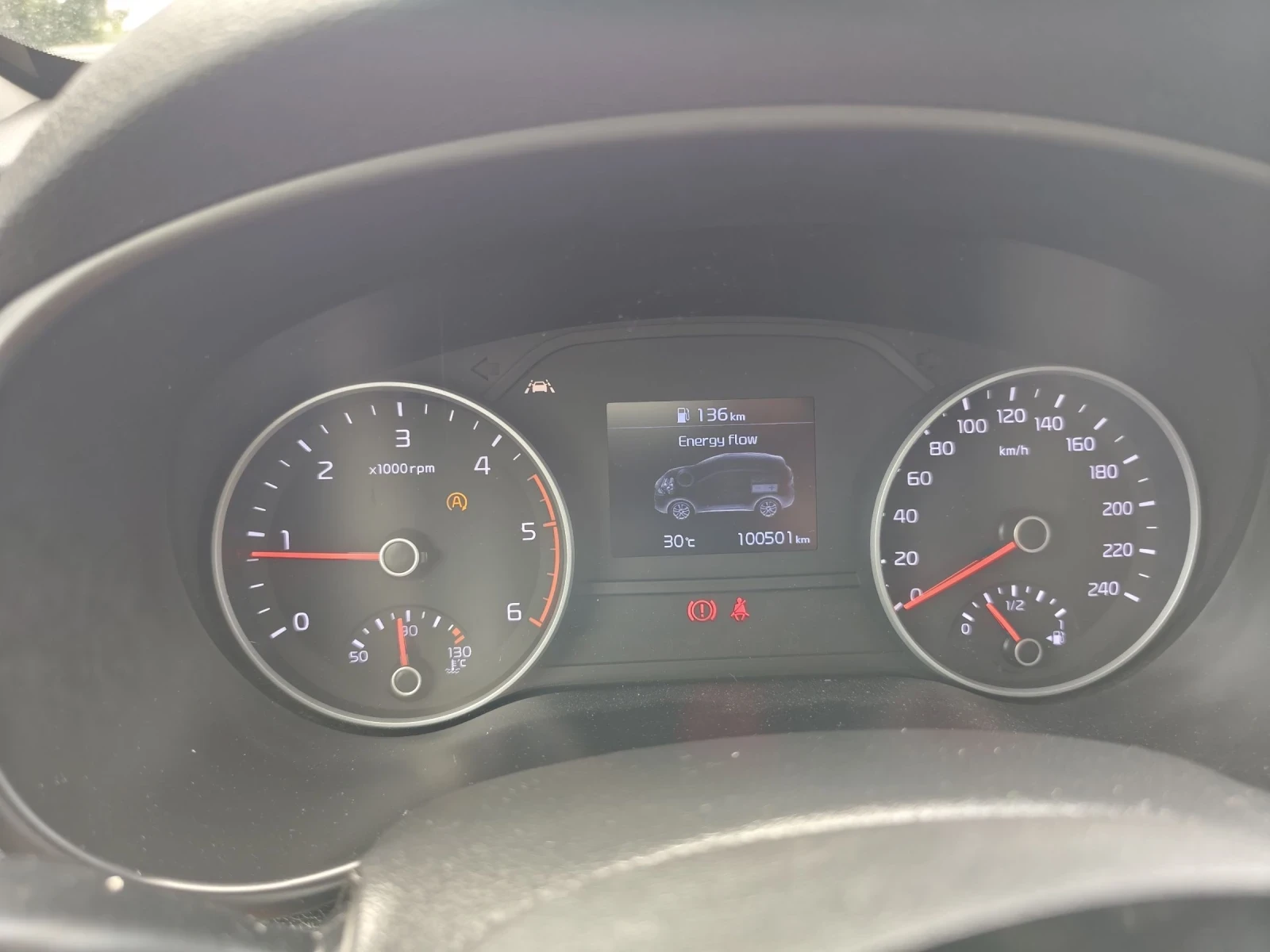 Kia Sportage 1.6Дизел, Хибрид , снимка 15 - Автомобили и джипове - 55377804