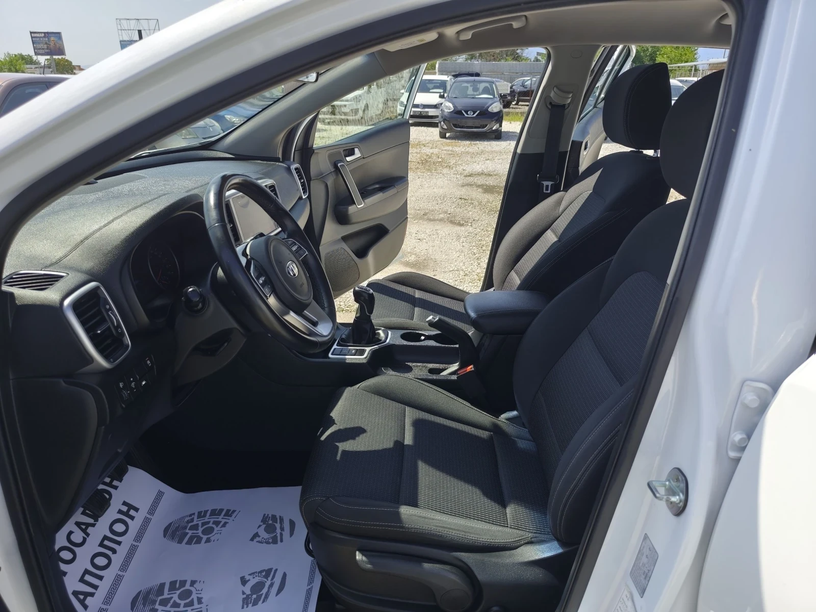 Kia Sportage 1.6Дизел, Хибрид , снимка 10 - Автомобили и джипове - 55377804
