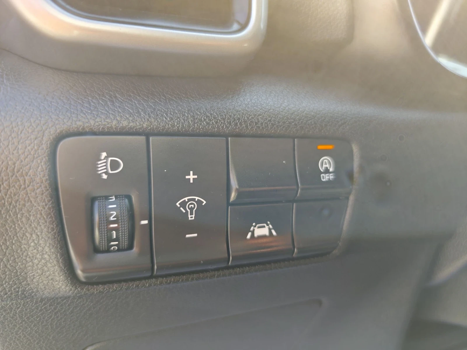 Kia Sportage 1.6Дизел, Хибрид , снимка 12 - Автомобили и джипове - 55377804