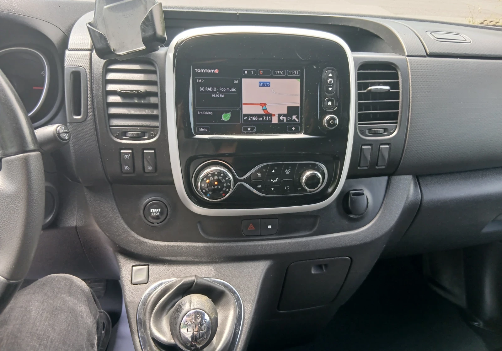 Opel Vivaro 1.6 euro 6Y климатр. Кожен салон, снимка 11 - Бусове и автобуси - 54736384