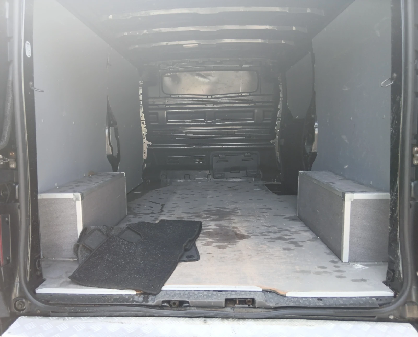 Opel Vivaro 1.6 euro 6Y климатр. Кожен салон, снимка 15 - Бусове и автобуси - 54736384
