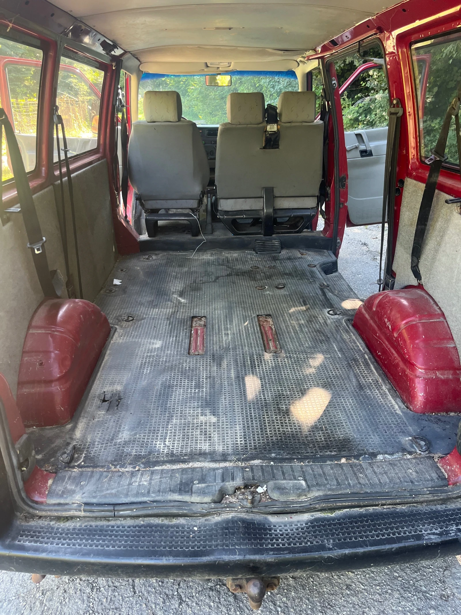 VW Transporter 1.9 TDi, снимка 14 - Бусове и автобуси - 55040159