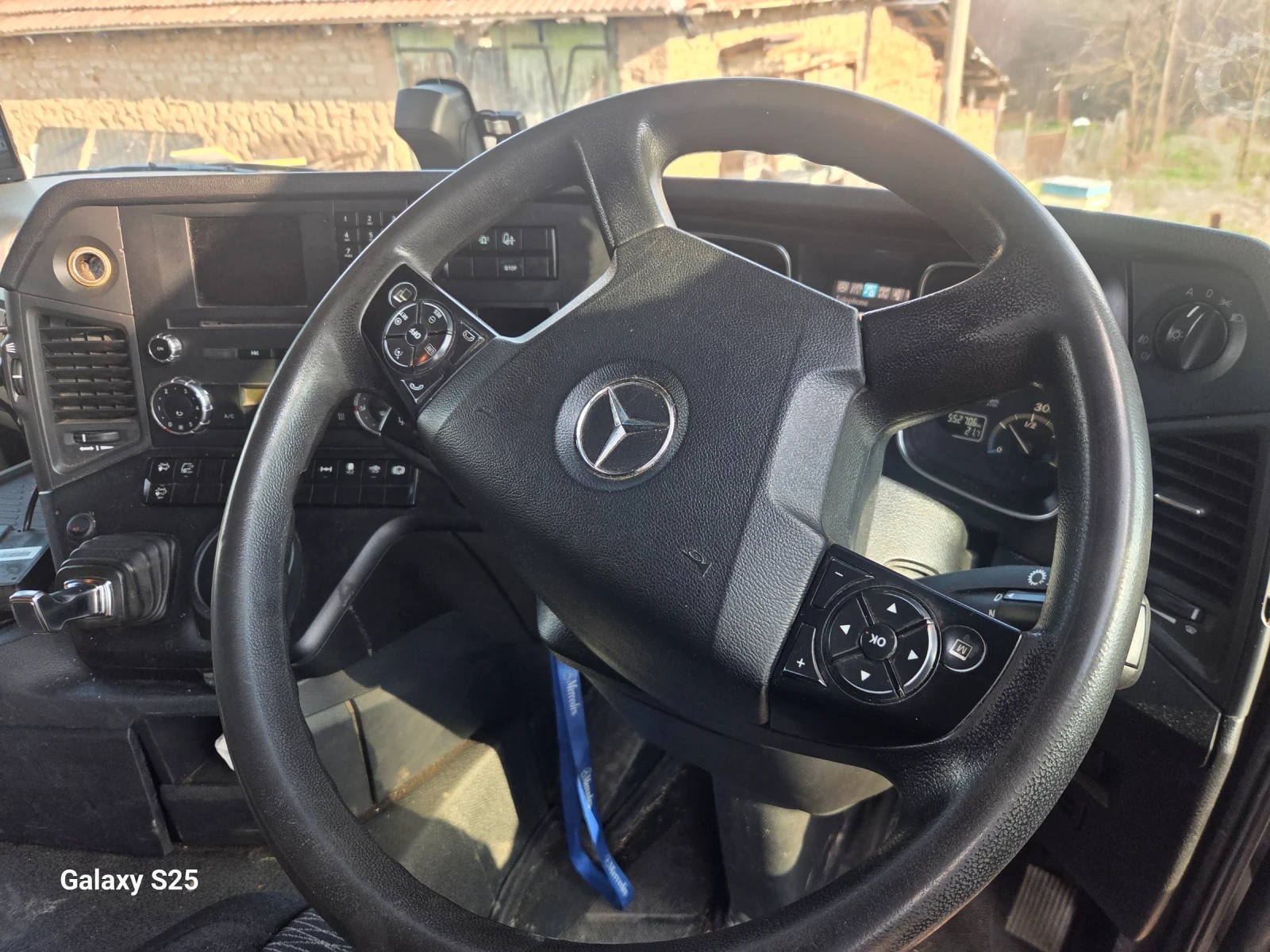 Mercedes-Benz Actros  - изображение 2