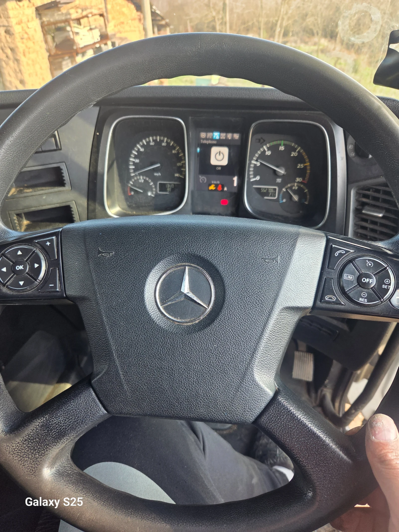 Mercedes-Benz Actros  - изображение 5