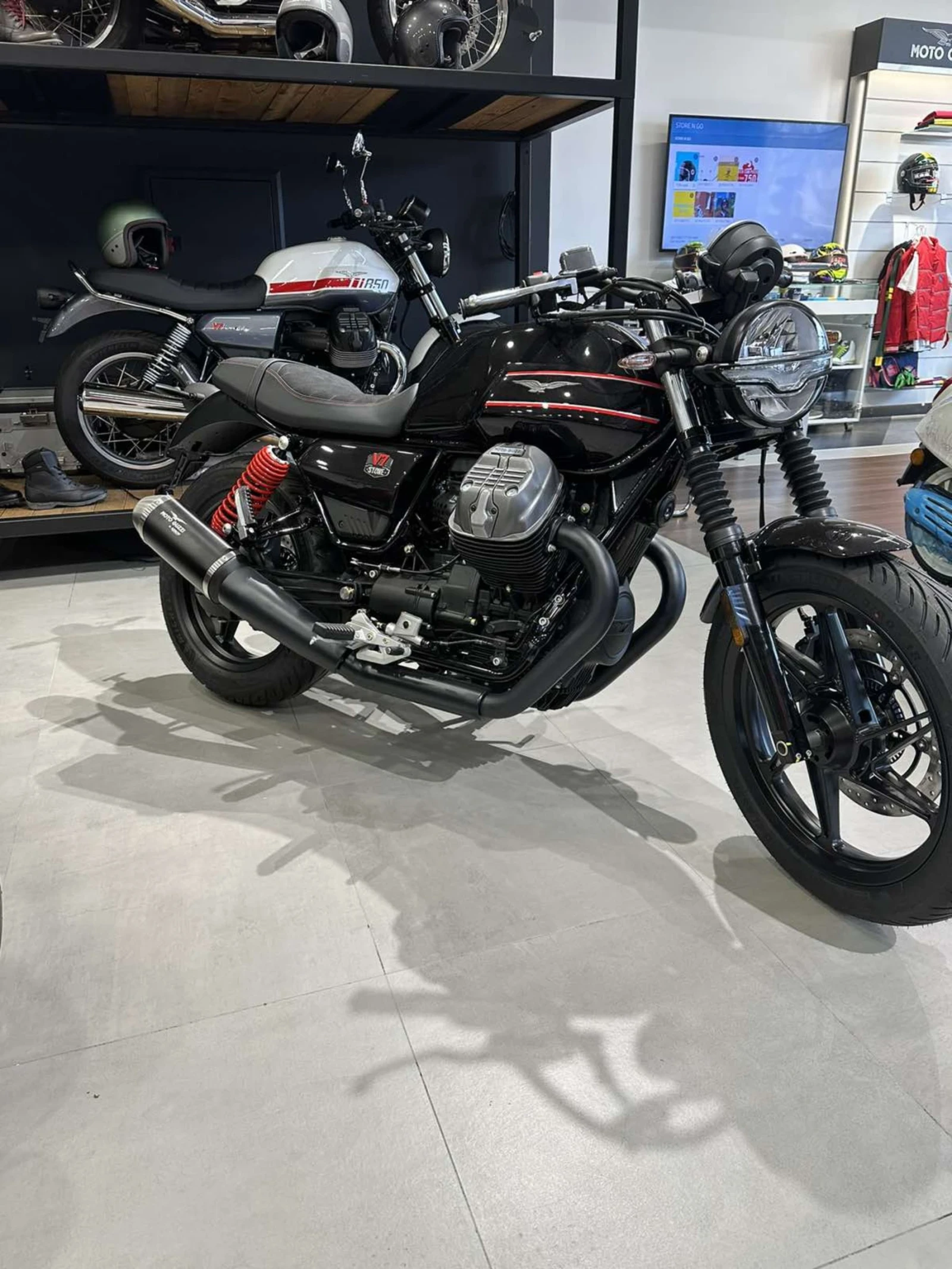 Moto Guzzi V V7 Special edition , снимка 2 - Мотоциклети и мототехника - 54755404