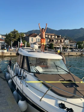 Моторна яхта Jeanneau Merry Fisher 855 OFFSHORE | Auto.bg — изображение 8