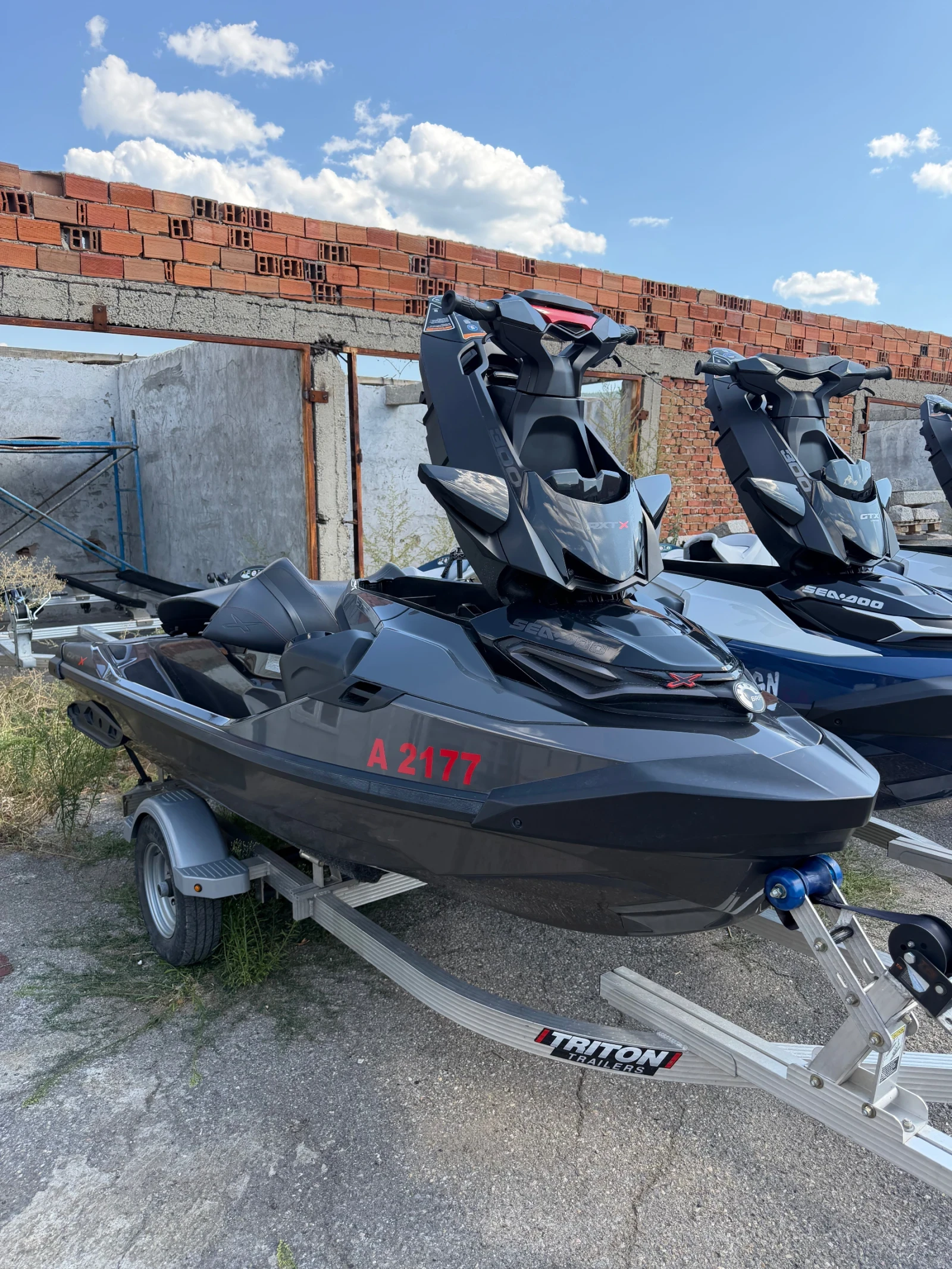 Джет Bombardier Sea Doo RXTX 300